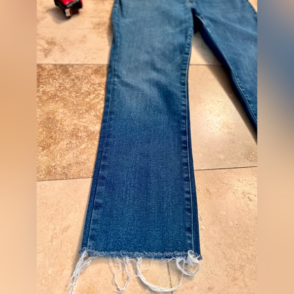 GOOD AMERICAN “Good Straight Raw Hem High Waist Straight Leg Jeans” - Picture 11 of 16